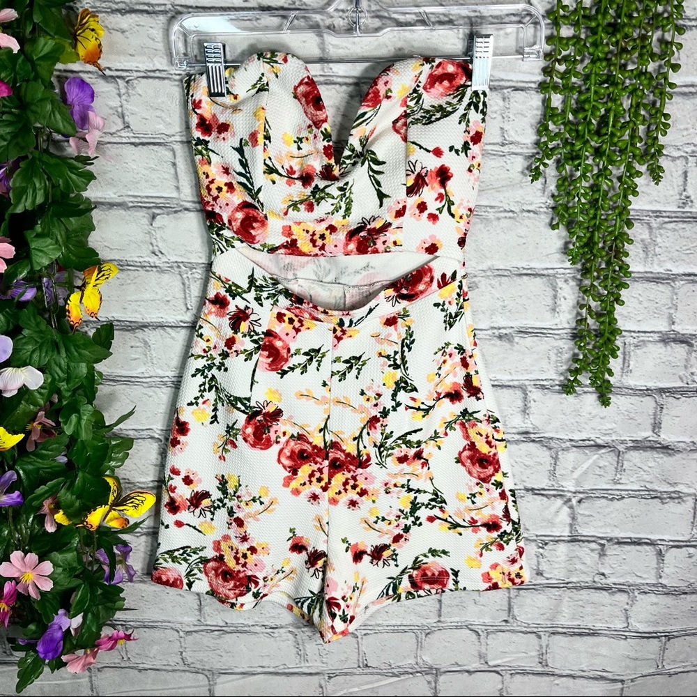 [💙2/$40💙UK2LA Strapless Floral Printed Romper Size Small